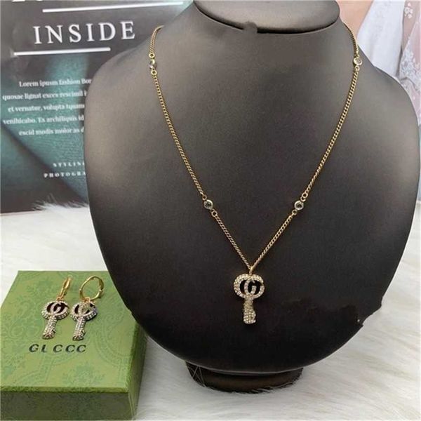 2023 designer new fashion jewelry family necklace gujia brass letter diamond inlaid fashion simple net red same necklace earrings, Silver
2023 designer new fashion jewelry family necklace gujia brass letter diamond inlaid fashion simple net red same necklace earrings, Silver