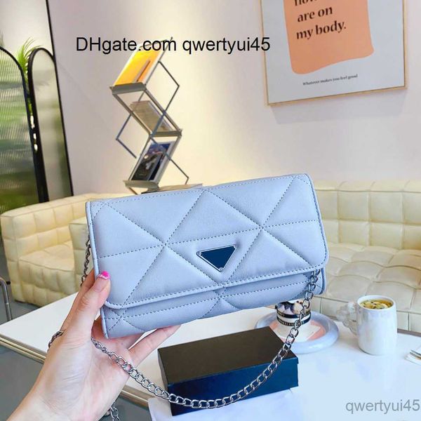 2023 clutch bags portable handbags purses women's fashion chain small square bag leisure ringer diagonal span shoulder bag portable clu
2023 clutch bags portable handbags purses women's fashion chain small square bag leisure ringer diagonal span shoulder bag portable clu