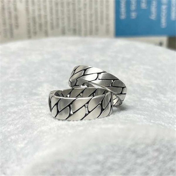 2023 designer new jewelry double interlocking hollow letter men's women's wide and narrow silver interwoven lovers' ring
2023 designer new jewelry double interlocking hollow letter men's women's wide and narrow silver interwoven lovers' ring