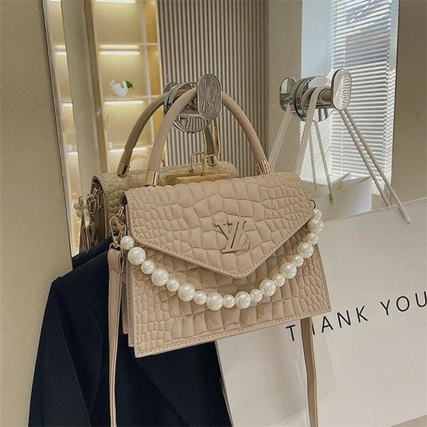 Image of 2023 New Brand Fashion luxurys Designers Women Sliver Chain Crossbody Bag Leather Handbag Tote Ladies Flip Cover Diagonal Shoulder Bags Wallet.