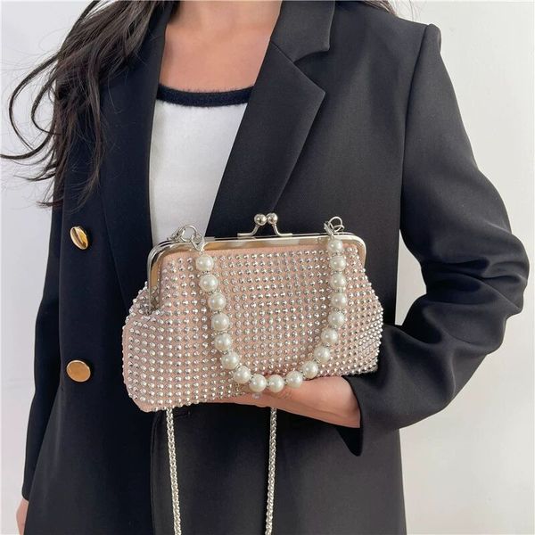 new fashion shiny diamond women's bag pearl chain shiny diamond dinner bag portable makeup bag
new fashion shiny diamond women's bag pearl chain shiny diamond dinner bag portable makeup bag