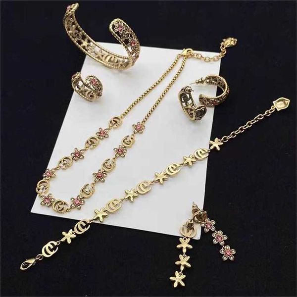 2023 designer new jewelry flower set series double earrings with flowers fashion tassel earrings silver needle
2023 designer new jewelry flower set series double earrings with flowers fashion tassel earrings silver needle