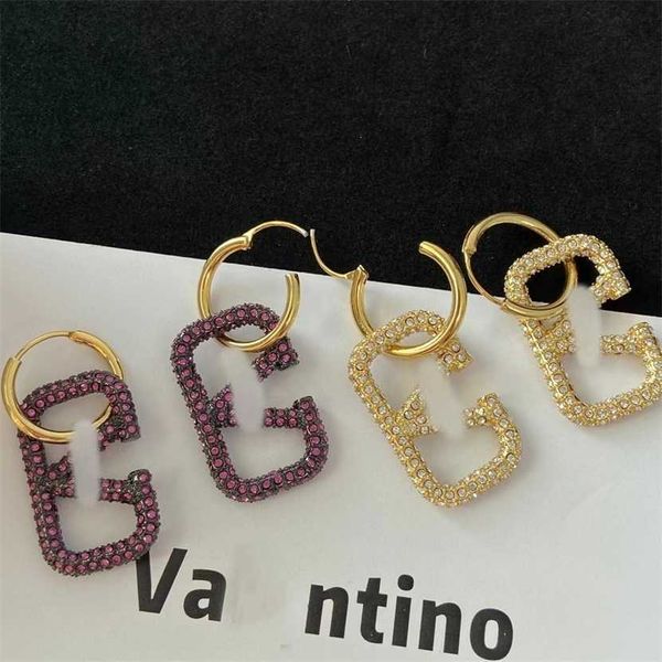 2023 designer huaxx tianjia new full diamond natural decorative face large v-letter brass material temperament simple earrings, Golden
2023 designer huaxx tianjia new full diamond natural decorative face large v-letter brass material temperament simple earrings, Golden