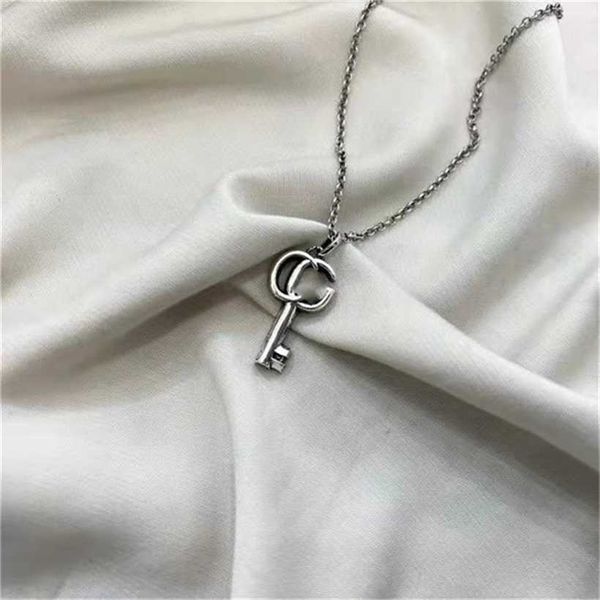 2023 designer new fashion jewelry gujia fashion 925 silver key necklace classic vine carving pattern bracelet trend couple necklace
2023 designer new fashion jewelry gujia fashion 925 silver key necklace classic vine carving pattern bracelet trend couple necklace
