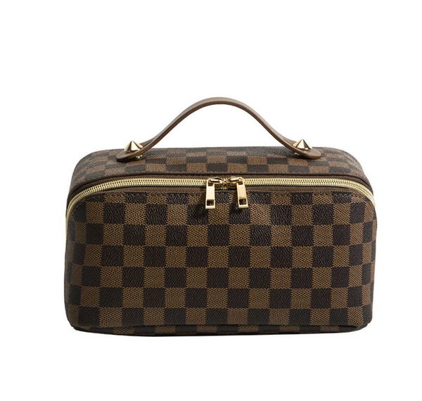 toiletrys bag women travelling toilet bag designer wash larges capacity cosmetic bags toiletry pouch makeup
toiletrys bag women travelling toilet bag designer wash larges capacity cosmetic bags toiletry pouch makeup