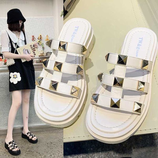 woman summer comfortable flat platform slippers shoes women casual non-slip hollow rivet women's beach slippers female slides 0318, Black
woman summer comfortable flat platform slippers shoes women casual non-slip hollow rivet women's beach slippers female slides 0318, Black