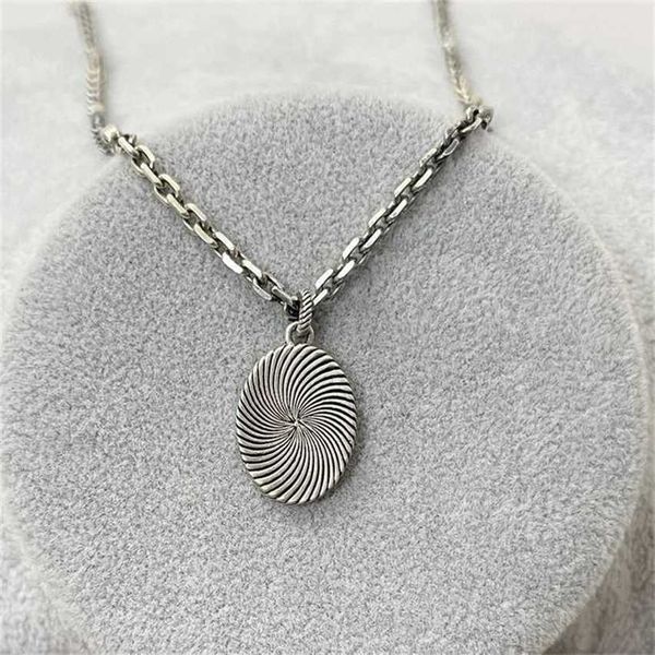 2023 designer new jewelry double oval pattern necklace for men and women simple twisted stripe used pendant clavicle couple chain, Silver
2023 designer new jewelry double oval pattern necklace for men and women simple twisted stripe used pendant clavicle couple chain, Silver