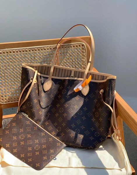 woman shopping bag handbag quality leather purse tote fashion shoulder flower checkers grid serial number date code
woman shopping bag handbag quality leather purse tote fashion shoulder flower checkers grid serial number date code