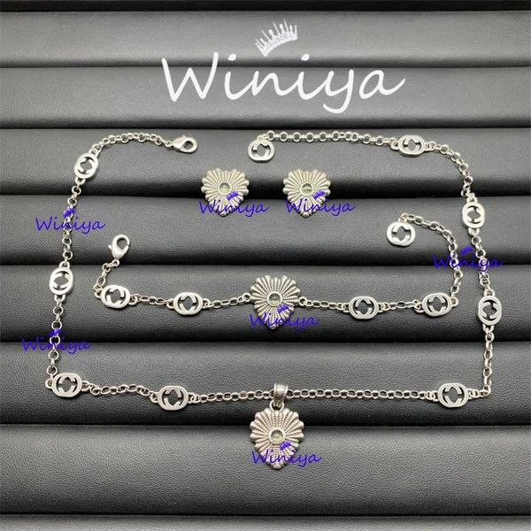 2023 designer new g family suit/gujia new letter simple necklace bracelet earrings feminine jewelry, Silver
2023 designer new g family suit/gujia new letter simple necklace bracelet earrings feminine jewelry, Silver
