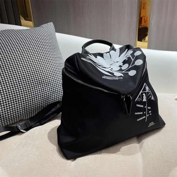 2021 designer backpack fashion nylon printed backpacks travel luxury school bag black and white optional207s
2021 designer backpack fashion nylon printed backpacks travel luxury school bag black and white optional207s