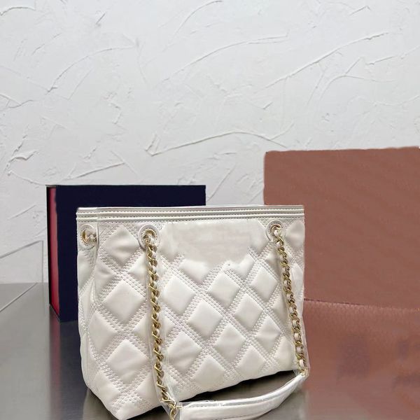high-quality tote women's bag handbag fashion sheepskin ringer chain all-match shopping bag luxury classic one shoulder underarm bag la
high-quality tote women's bag handbag fashion sheepskin ringer chain all-match shopping bag luxury classic one shoulder underarm bag la