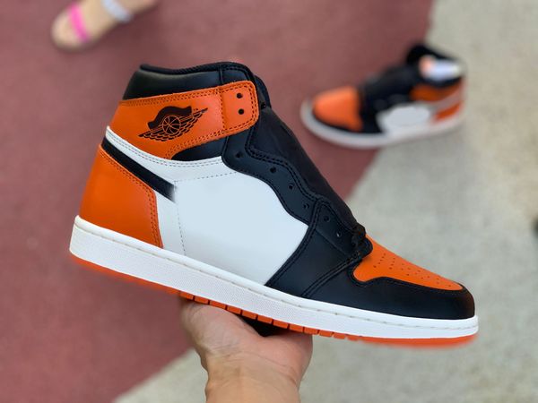 2023 authentic 1 high og shattered backboard shoes black/starfish-sail orange black white 555088-005 men women basketball sports sneakers wi
2023 authentic 1 high og shattered backboard shoes black/starfish-sail orange black white 555088-005 men women basketball sports sneakers wi