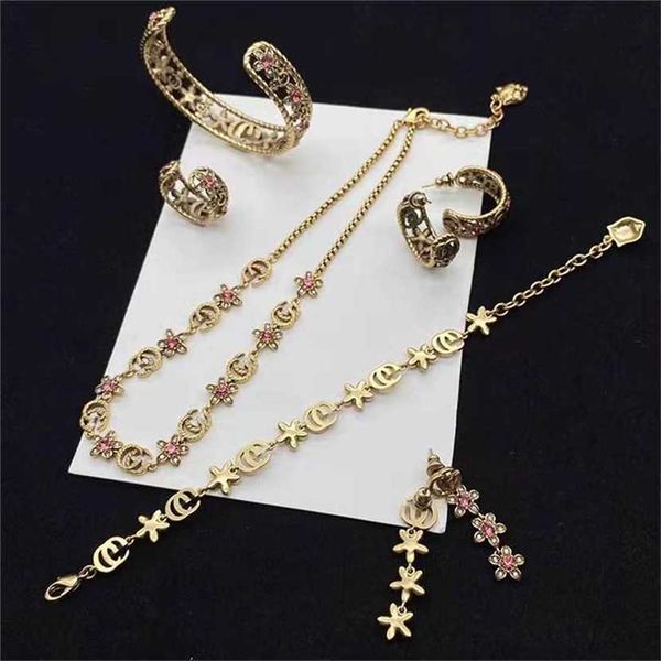 2023 designer new jewelry flower set series double earrings with flowers fashion tassel earrings silver needle
2023 designer new jewelry flower set series double earrings with flowers fashion tassel earrings silver needle