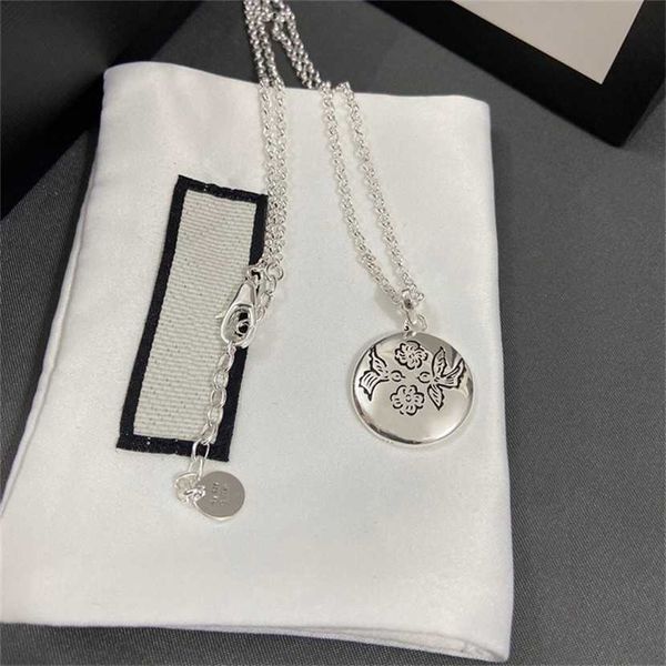 2023 designer new fashion jewelry fearless round flower necklace sterling silver trend piece men's and women's chain
2023 designer new fashion jewelry fearless round flower necklace sterling silver trend piece men's and women's chain