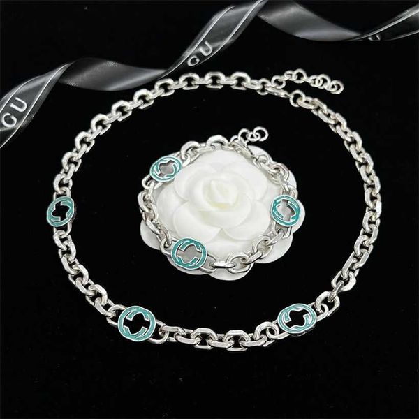 2023 designer ujia new silver chain necklace interlocking reen dropping lue double letter neckchain g family bracelet unisex
2023 designer ujia new silver chain necklace interlocking reen dropping lue double letter neckchain g family bracelet unisex