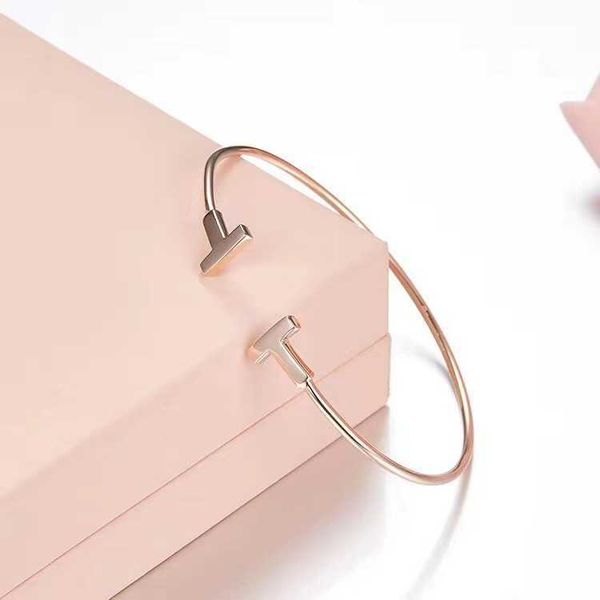 high version jxj.s925 sterling silver tiffay t-shaped bracelet feminine style versaayle luxury exquisite and high grade handicrafts with log, Black
high version jxj.s925 sterling silver tiffay t-shaped bracelet feminine style versaayle luxury exquisite and high grade handicrafts with log, Black