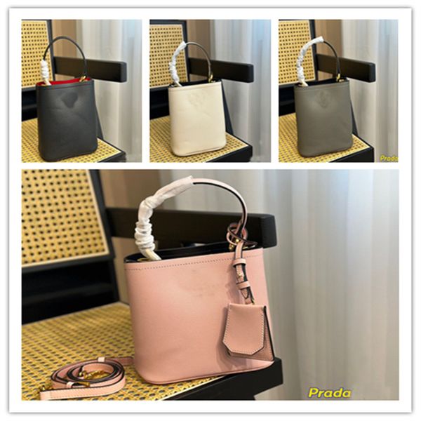 women handbags leather women's bag handheld one shoulder crossbody bag cow leather bag water bucket bag wandering bag
women handbags leather women's bag handheld one shoulder crossbody bag cow leather bag water bucket bag wandering bag