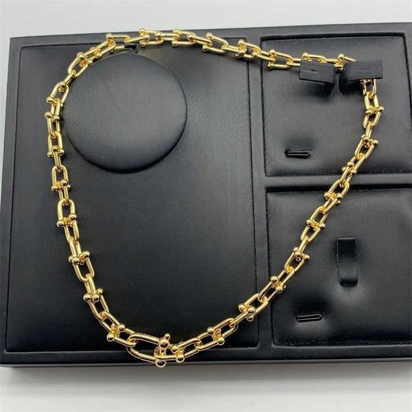 2023 designer new paris house u-shaped horseshoe buckle clavicle chain b home fashion versatile simple necklace women, Black
2023 designer new paris house u-shaped horseshoe buckle clavicle chain b home fashion versatile simple necklace women, Black