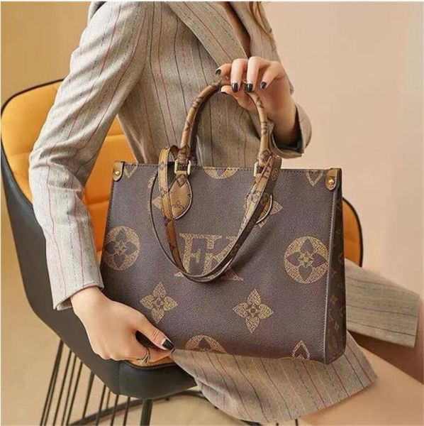 high-quality womens totes designer bags trend color matching black embossing design fashion ladies handbag purse large capacity casual lady
high-quality womens totes designer bags trend color matching black embossing design fashion ladies handbag purse large capacity casual lady