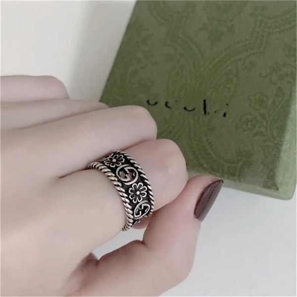 2023 designer new fashion jewelry gujia double hollow carved pair made of old daisy flower couple ring, Silver
2023 designer new fashion jewelry gujia double hollow carved pair made of old daisy flower couple ring, Silver