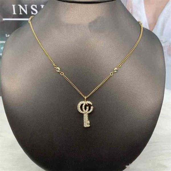 2023 designer new family necklace gujia brass letter diamond inlaid fashion simple net red same necklace, Silver
2023 designer new family necklace gujia brass letter diamond inlaid fashion simple net red same necklace, Silver