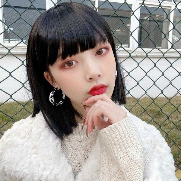 sweet cool girl wig short straight hair bob haircut millennium style synthetic, Black
sweet cool girl wig short straight hair bob haircut millennium style synthetic, Black