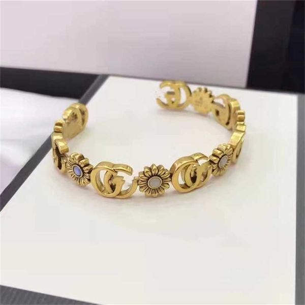 2023 designer new fashion jewelry ancient double daisy open female light luxury old flower bracelet, Black
2023 designer new fashion jewelry ancient double daisy open female light luxury old flower bracelet, Black