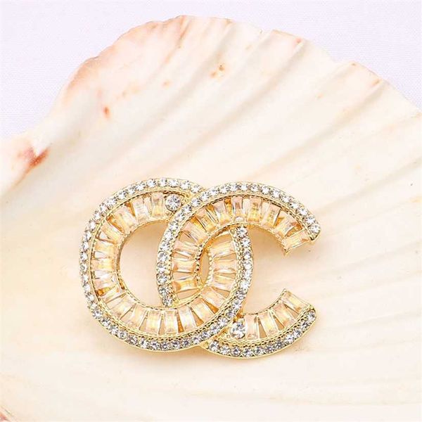 2023 designer new fashion double-c small fragrance brooch inlaid with diamond zircon personality luxury temperament pin anti light neckline, Silver
2023 designer new fashion double-c small fragrance brooch inlaid with diamond zircon personality luxury temperament pin anti light neckline, Silver