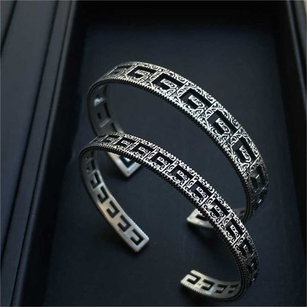 2023 designer new fashion jewelry s925 antique interlocking carved hollowed out old square wide narrow version couple bracelet for men and w, Black
2023 designer new fashion jewelry s925 antique interlocking carved hollowed out old square wide narrow version couple bracelet for men and w, Black