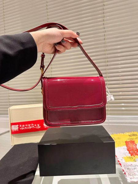 tofu bag women's single shoulder bag crossbody bag shoulder strap can be adjusted to make a women's handbag feel very flexible lea
tofu bag women's single shoulder bag crossbody bag shoulder strap can be adjusted to make a women's handbag feel very flexible lea