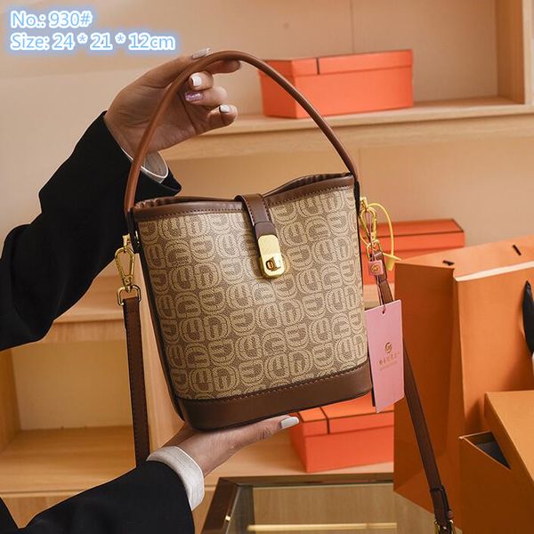 factory wholesale ladies shoulder bags 3 colors belt decoration retro bucket bag street popular printed backpack gold buckle women fashion h
factory wholesale ladies shoulder bags 3 colors belt decoration retro bucket bag street popular printed backpack gold buckle women fashion h