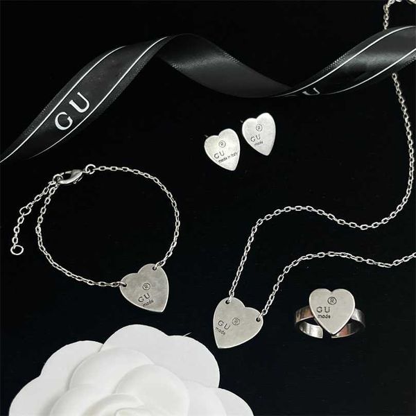 2023 designer gujia 20 new carved heart pendant necklace adjustable fashion bracelet men's and women's high-grade earstuds, Silver
2023 designer gujia 20 new carved heart pendant necklace adjustable fashion bracelet men's and women's high-grade earstuds, Silver