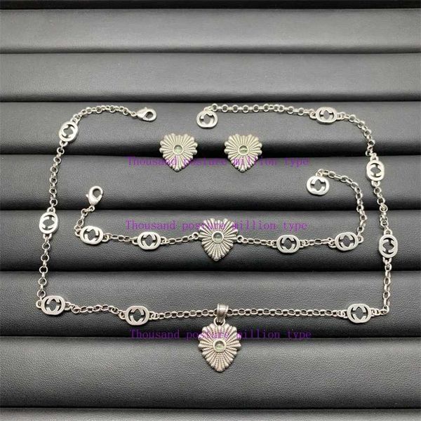 2023 designer new gujia suit/gjia new letter simple necklace bracelet earrings female personality light luxury jewelry, Silver
2023 designer new gujia suit/gjia new letter simple necklace bracelet earrings female personality light luxury jewelry, Silver