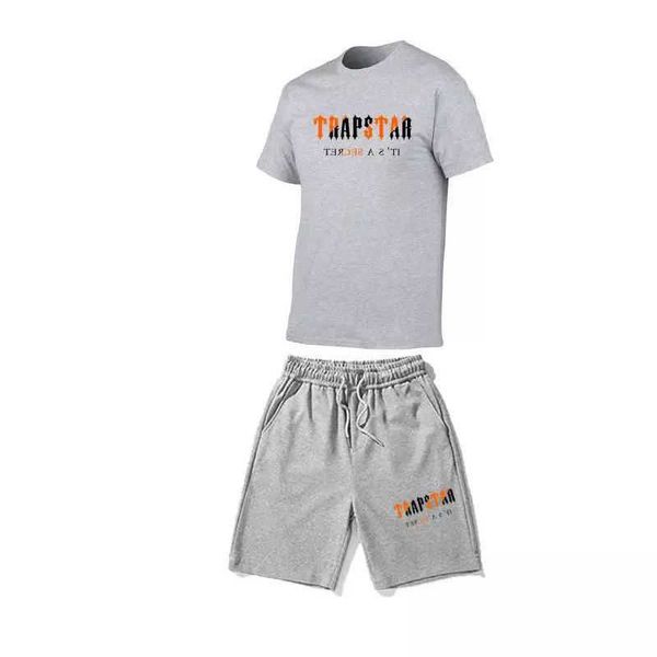 men's hip hop sports suit men tshirt two piece designer shorts print crew neck pants set v3p, White;black
men's hip hop sports suit men tshirt two piece designer shorts print crew neck pants set v3p, White;black