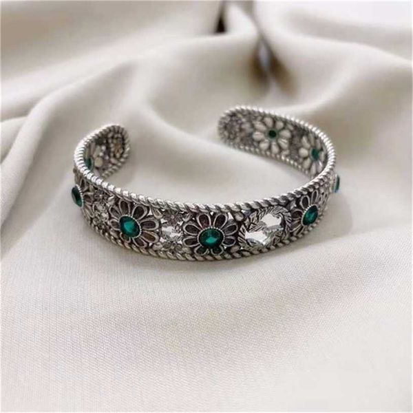 2023 designer new fashion jewelry gujia double turquoise flower mother of pearl s925 silver bracelet for men and women, Black
2023 designer new fashion jewelry gujia double turquoise flower mother of pearl s925 silver bracelet for men and women, Black