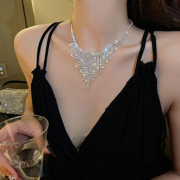 luxurious chokers necklaces pendants fine long tassel shiny crystal fresh pendant necklaces for women temperament hyperbole style necklace j, Golden;silver
luxurious chokers necklaces pendants fine long tassel shiny crystal fresh pendant necklaces for women temperament hyperbole style necklace j, Golden;silver