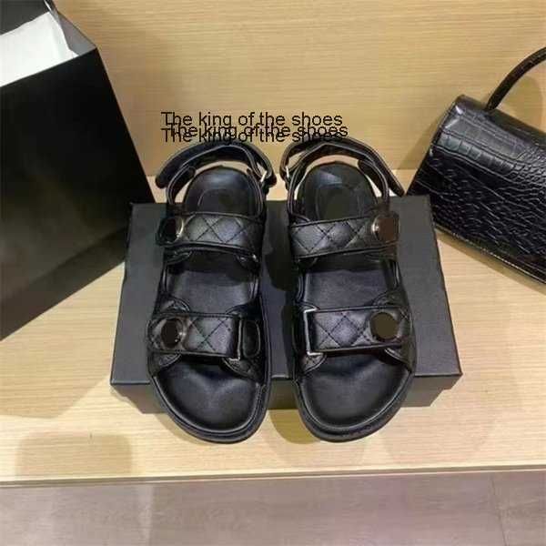 slippersbuckle sandals grandad sandals dad caviar leather chain gold women slippers red white black crystal calf quilted platform summe
slippersbuckle sandals grandad sandals dad caviar leather chain gold women slippers red white black crystal calf quilted platform summe