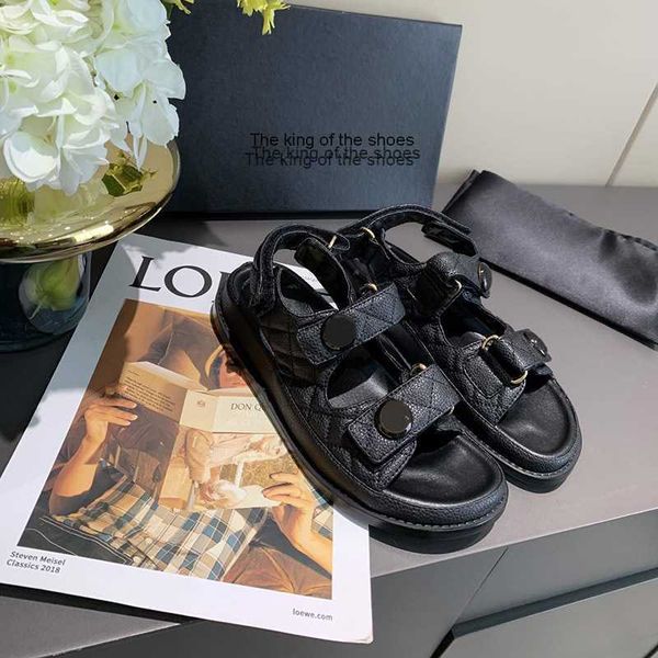 slippers2023ss designer women sandals dad caviar leather slippers crystal calf quilted slides fashion platform sandal, Black
slippers2023ss designer women sandals dad caviar leather slippers crystal calf quilted slides fashion platform sandal, Black