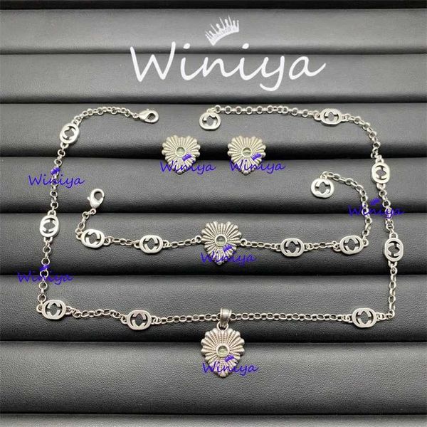 2023 designer new g family suit/gujia new letter simple necklace bracelet earrings feminine jewelry, Silver
2023 designer new g family suit/gujia new letter simple necklace bracelet earrings feminine jewelry, Silver