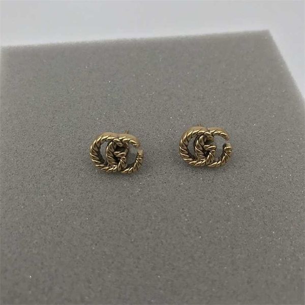2023 designer new family classic snake double g letter women's net red s925 silver needle versatile earrings, Golden
2023 designer new family classic snake double g letter women's net red s925 silver needle versatile earrings, Golden