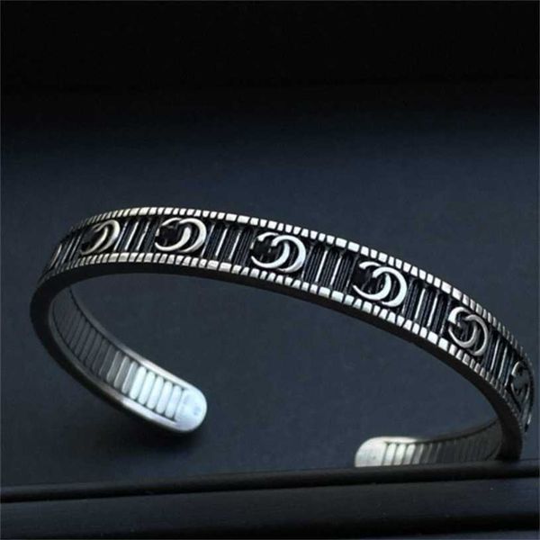 2023 designer new jewelry silver worn letter bracelet with vertical stripe personalized lovers' same bracelet, Black
2023 designer new jewelry silver worn letter bracelet with vertical stripe personalized lovers' same bracelet, Black