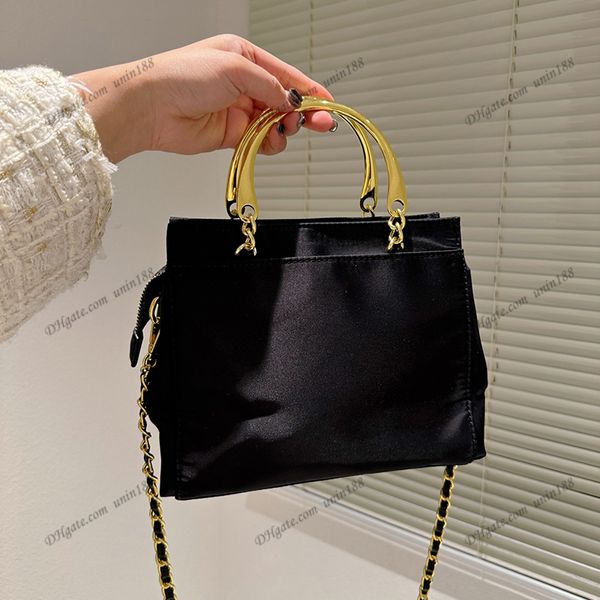 23ss designers women canvas totes bags handbag shouder crossbody triangular badge shopping bag luxurys messenger ladies travel handbags pouc
23ss designers women canvas totes bags handbag shouder crossbody triangular badge shopping bag luxurys messenger ladies travel handbags pouc