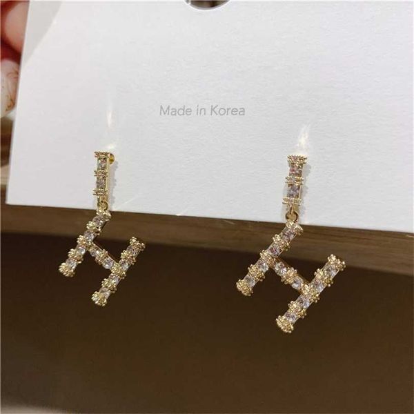 2023 designer new s925 silver needle japan south korea new elegant and generous female h letter full drill ins cool wind thin personality hi, Golden
2023 designer new s925 silver needle japan south korea new elegant and generous female h letter full drill ins cool wind thin personality hi, Golden