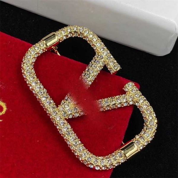 2023 designer 2023 new huaxx tianjia clothing accessories rhinestones simple and advanced rectangular gold brooch for women, Silver
2023 designer 2023 new huaxx tianjia clothing accessories rhinestones simple and advanced rectangular gold brooch for women, Silver