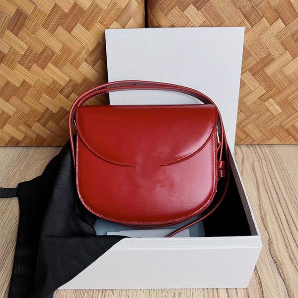 7a new r luxury leather women's bag 22s portable one shoulder solid color simple flip classic box fashion brand bag original multi colo
7a new r luxury leather women's bag 22s portable one shoulder solid color simple flip classic box fashion brand bag original multi colo