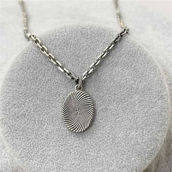 2023 designer new jewelry double oval pattern necklace for men and women simple twisted stripe used pendant clavicle couple chain, Silver
2023 designer new jewelry double oval pattern necklace for men and women simple twisted stripe used pendant clavicle couple chain, Silver
