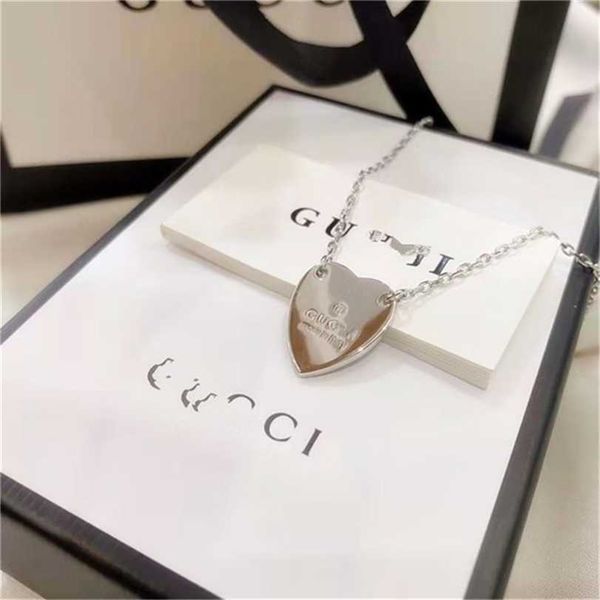 2023 designer new fashion jewelry gujia carving heart-shaped pendant adjustable 925 silver men's and women's necklaces sweater cha
2023 designer new fashion jewelry gujia carving heart-shaped pendant adjustable 925 silver men's and women's necklaces sweater cha