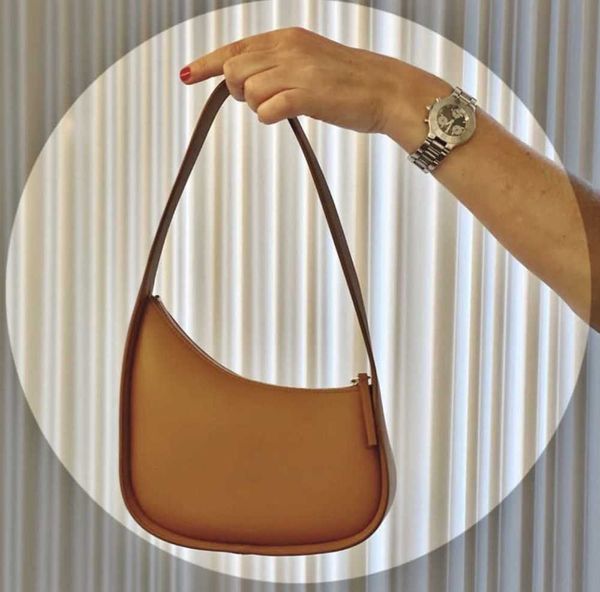 2022 evening bags the row half moon bag good designed by the minority is very simple underarm hand
2022 evening bags the row half moon bag good designed by the minority is very simple underarm hand