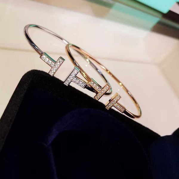 factory designer bangle benchmarking925 sterling silver double t open bracelet t-shaped diamond set t-family rose gold jewelry popular versa, Black
factory designer bangle benchmarking925 sterling silver double t open bracelet t-shaped diamond set t-family rose gold jewelry popular versa, Black