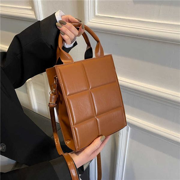 nxy handbags for women new fashion retro plaid shoulder bags square crossbody bags pu leather solid color vertical square bags 230308
nxy handbags for women new fashion retro plaid shoulder bags square crossbody bags pu leather solid color vertical square bags 230308